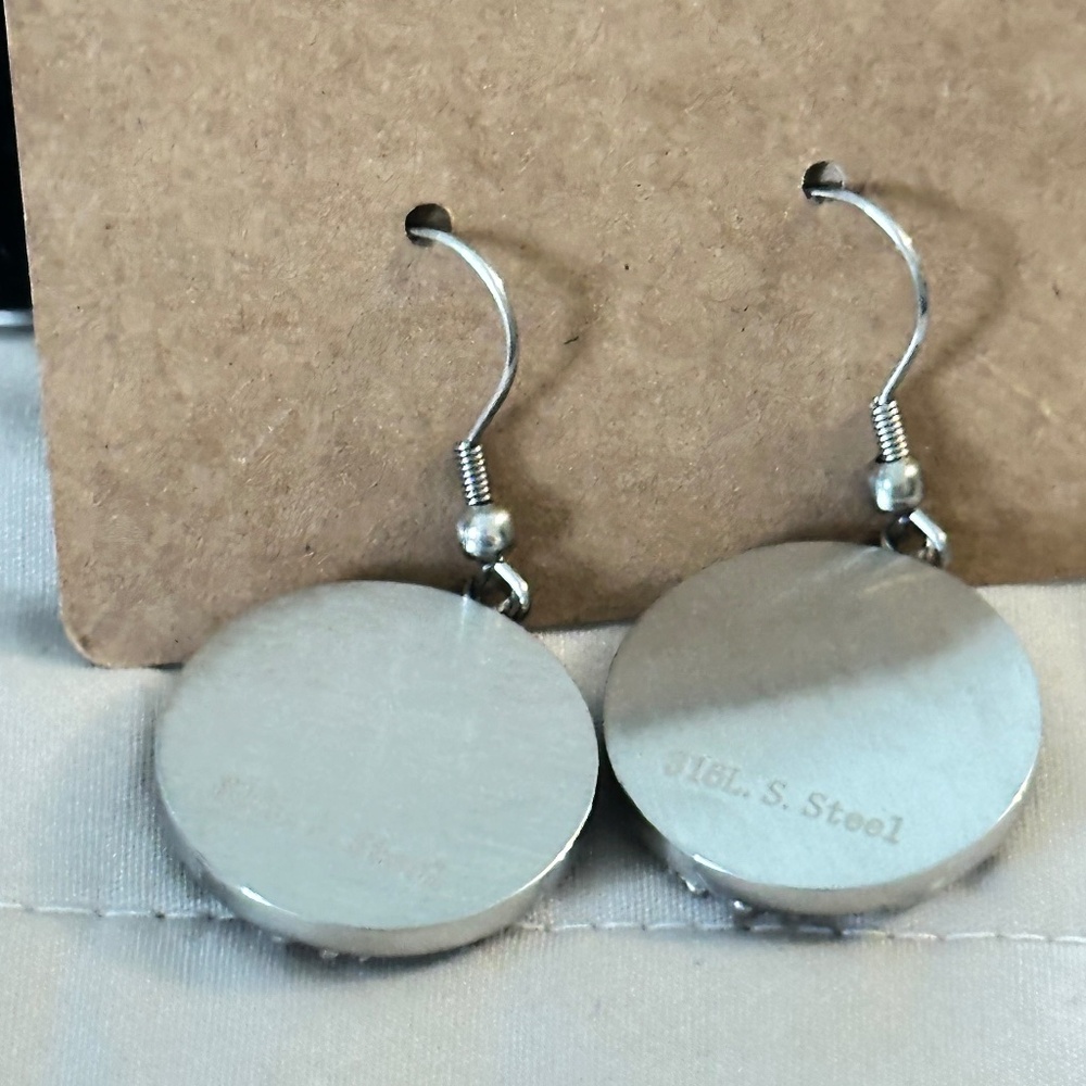 316L Stainless Steel -Genuine Abalone shell dragonfly earrings round. NWOT - Picture 9 of 13
